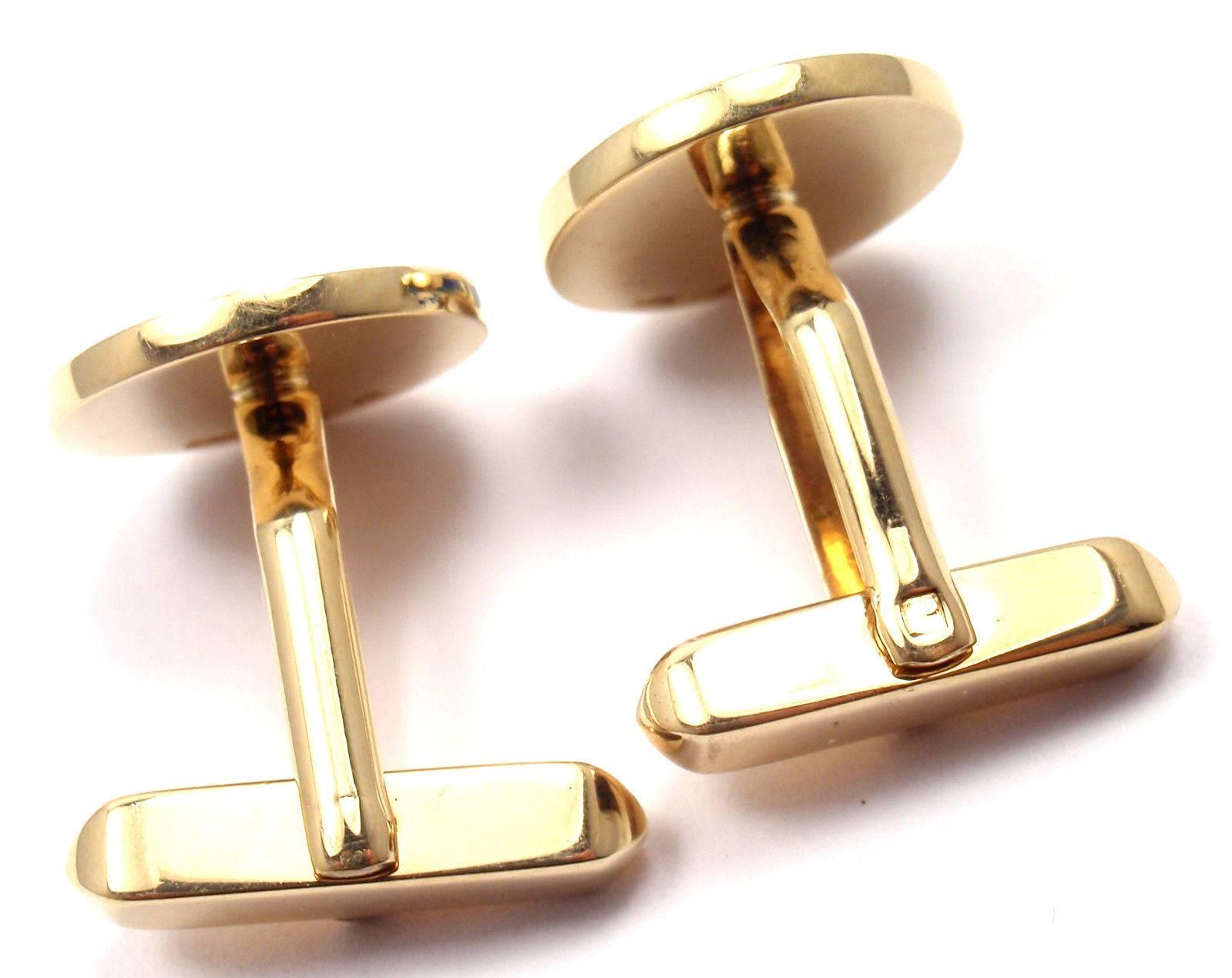  Bulgari Black Onyx Yellow Gold Cufflinks In New Condition For Sale In Holland, PA