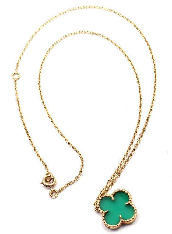 green alhambra necklace