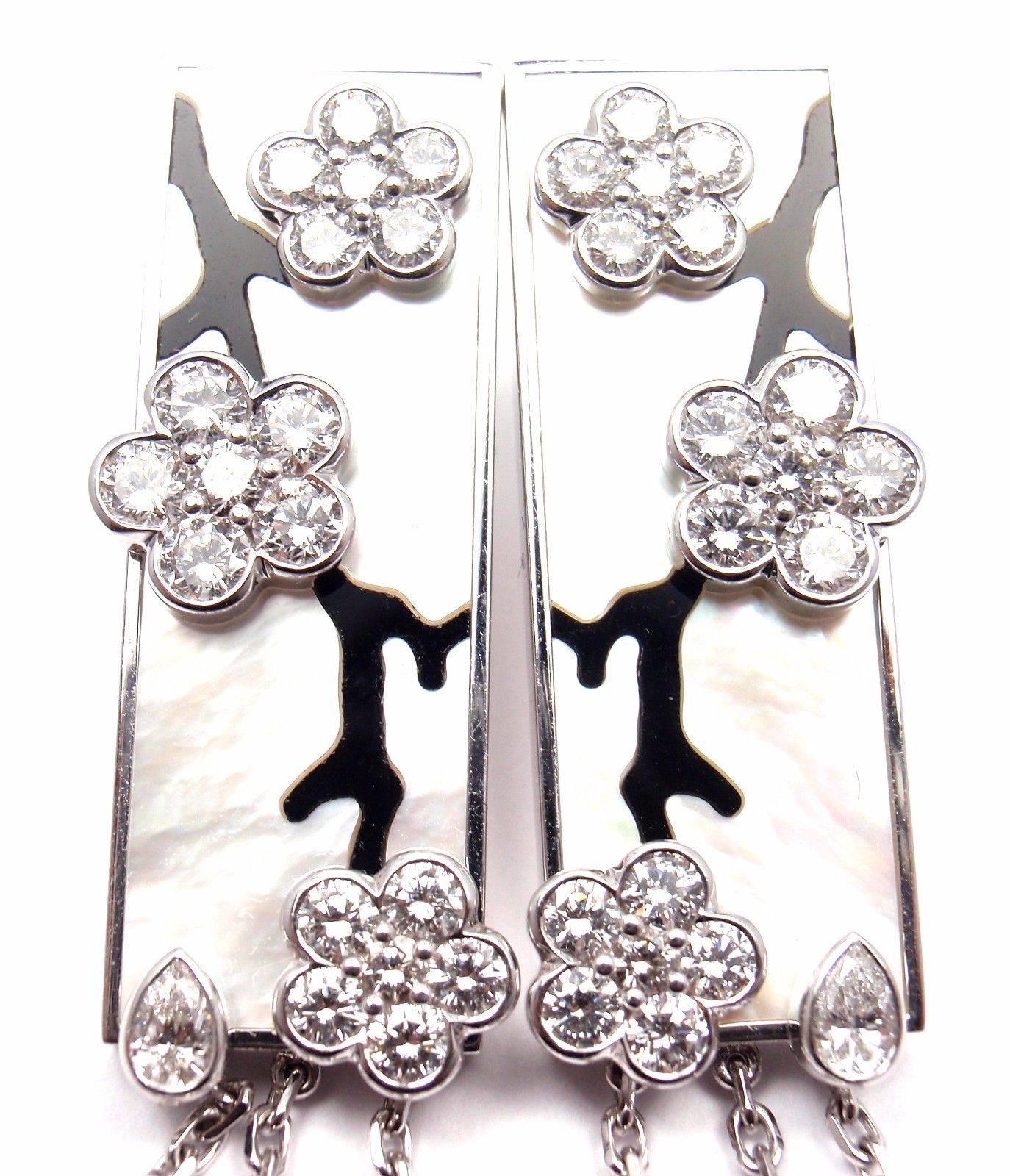 Van Cleef & Arpels Miroir des Eaux Onyx Pearl Diamond Gold Flower Earrings 4