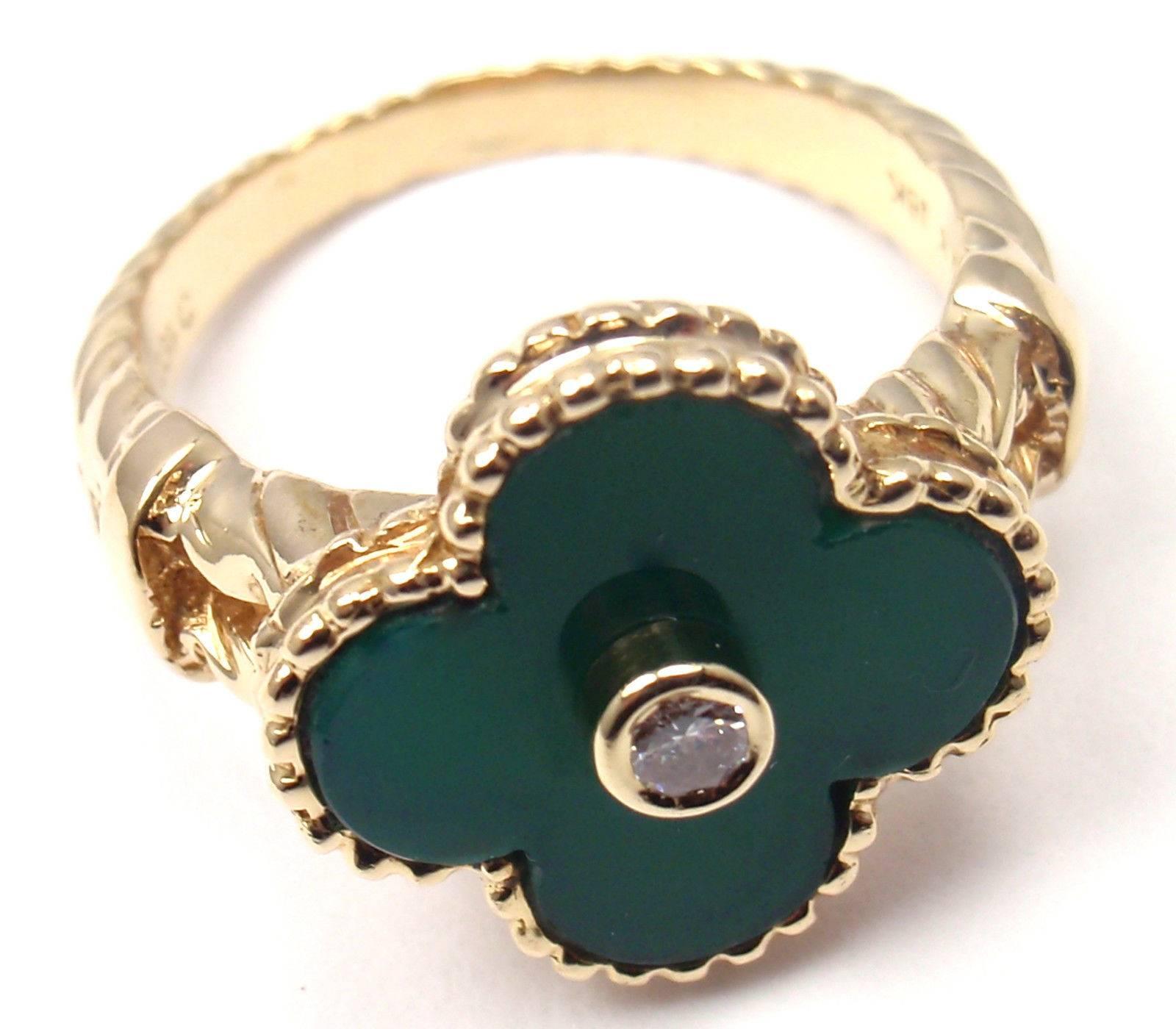 Women's or Men's Van Cleef & Arpels Vintage Alhambra Green Chalcedony Yellow Gold Diamond Ring