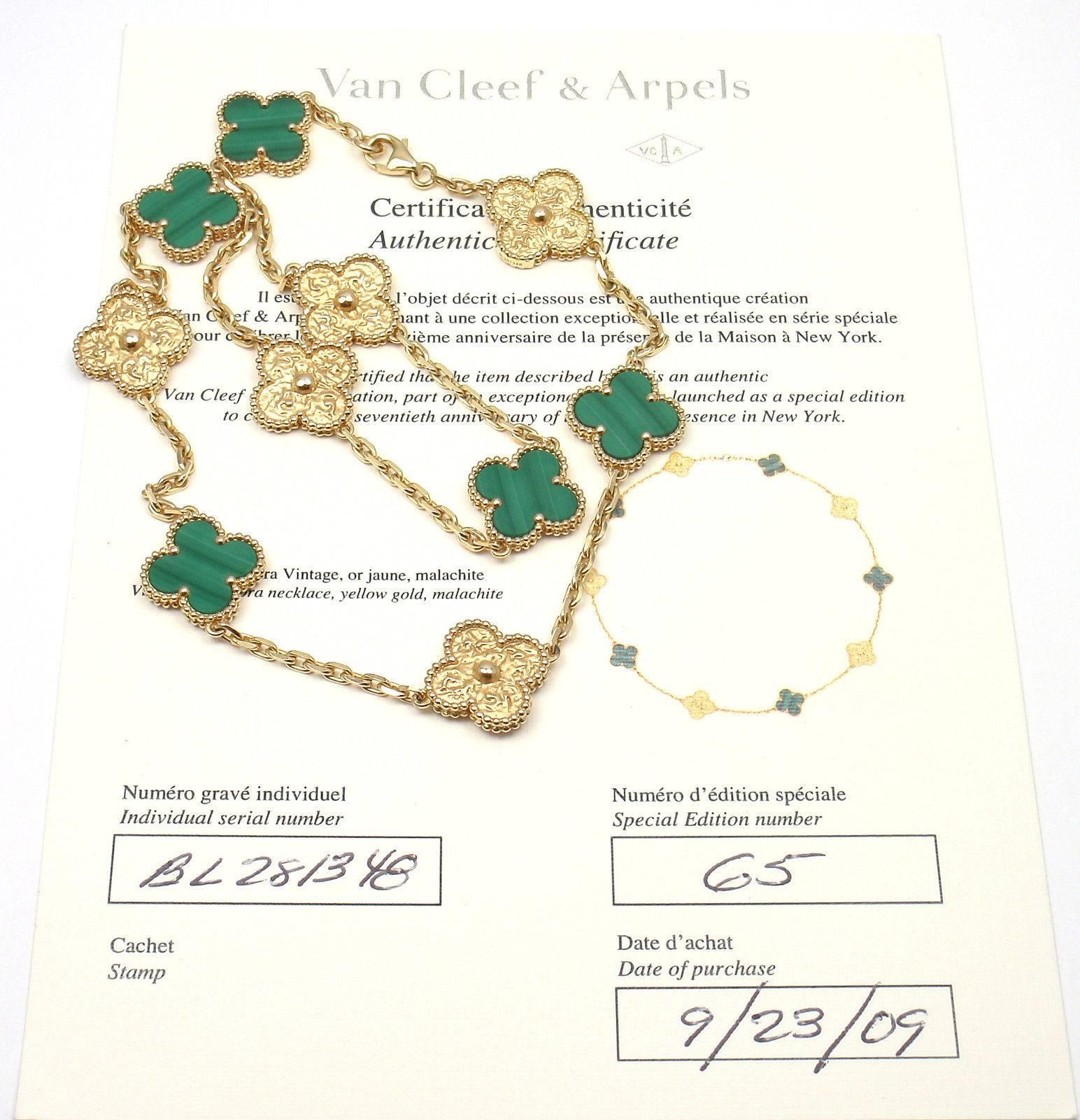 Women's or Men's Van Cleef & Arpels Limited Edition Vintage Alhambra Malachite Gold Necklace