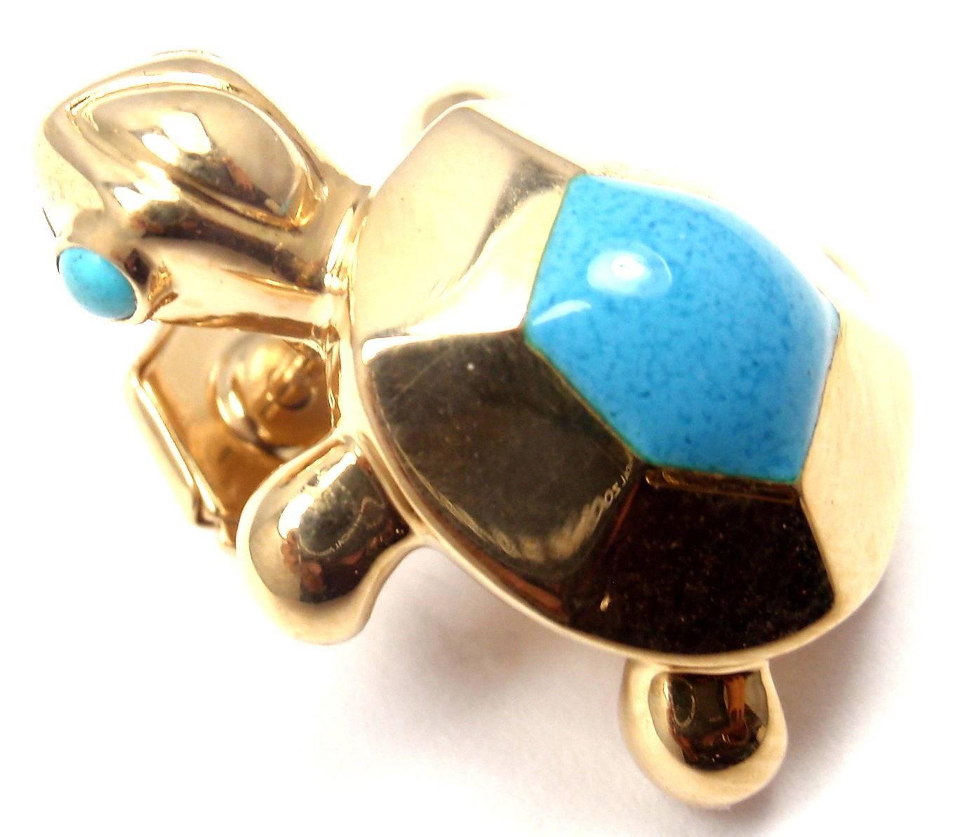 18k Yellow Gold Turquoise Turtle Tie Lapel Pin by Cartier. 
With 3 Turquoise stones.

Details: 
Measurements: 21mm x 15mm
Weight: 4.9 grams
Stamped Hallmarks: Cartier, 750, 1992, C8007
*Free Shipping within the United States*

YOUR PRICE: