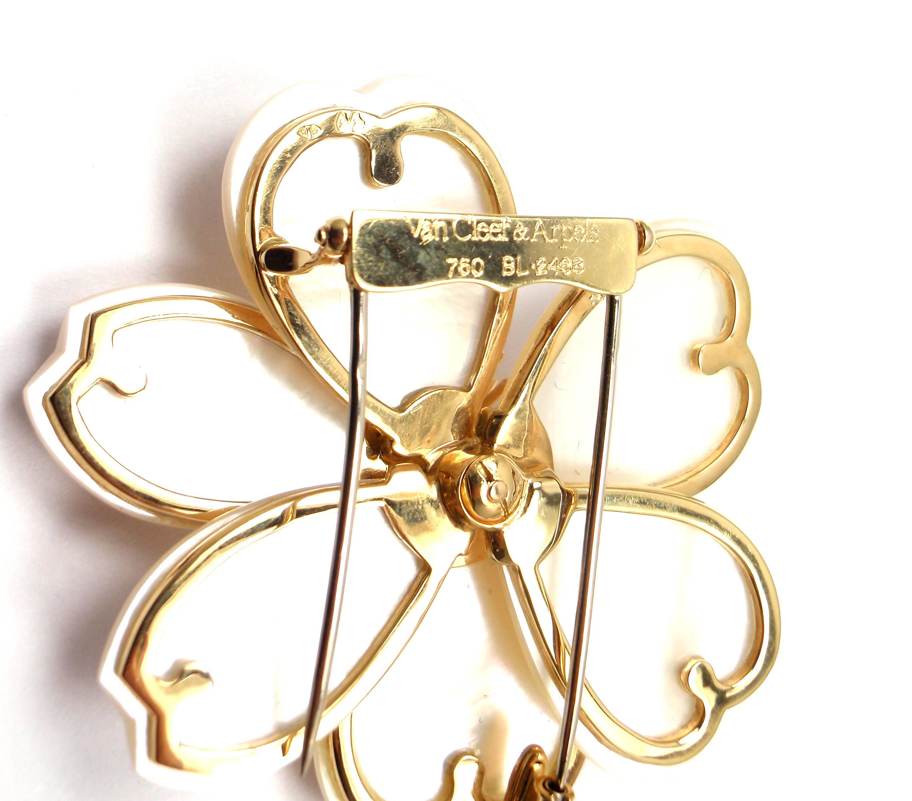 Van Cleef & Arpels Rose de Noel Diamond Mother Of Pearl Large Yellow Gold Brooch 3