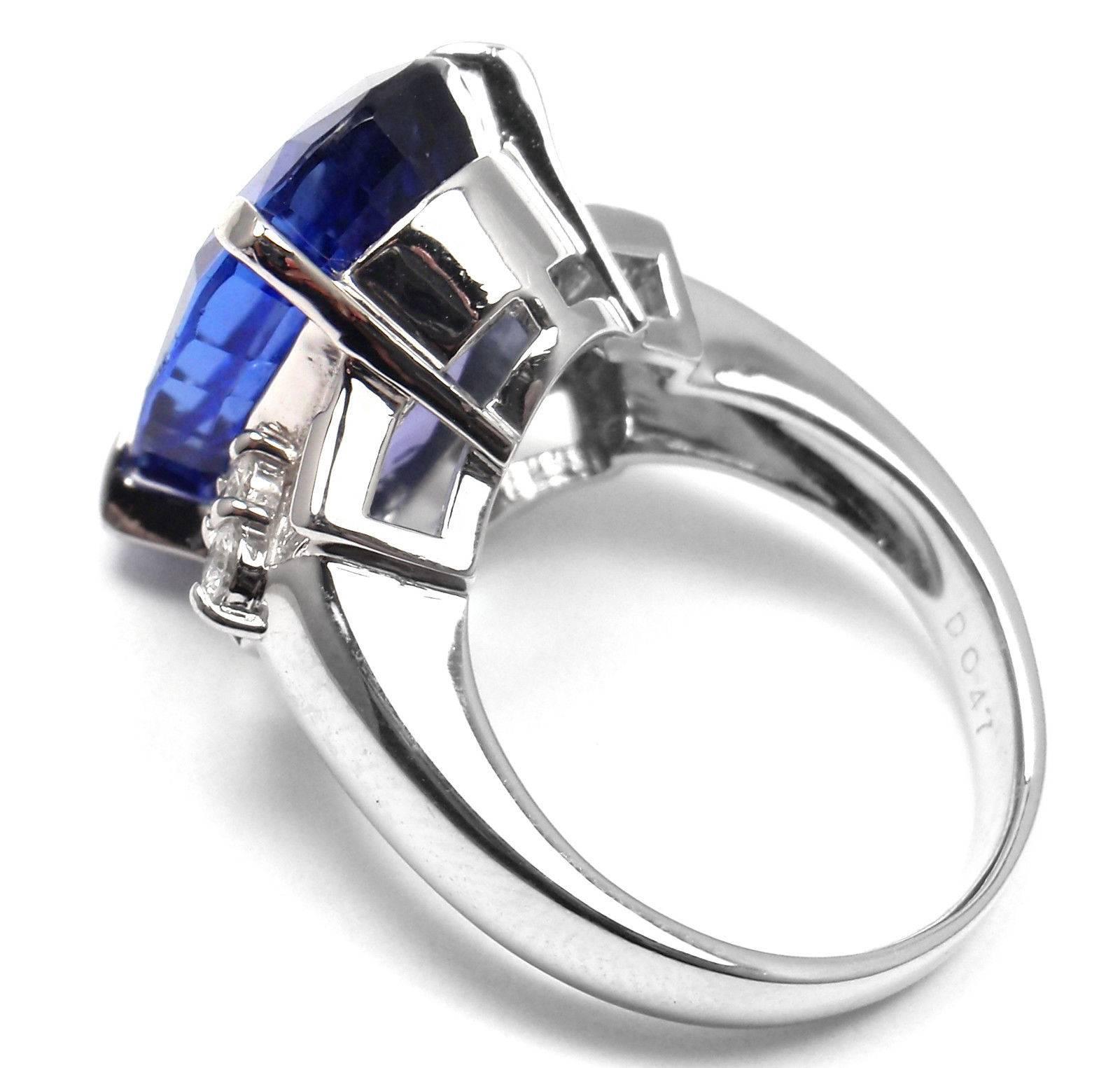 Women's or Men's Gorgeous Estate Diamond Large 14.15 Carat Tanzanite Platinum Ring