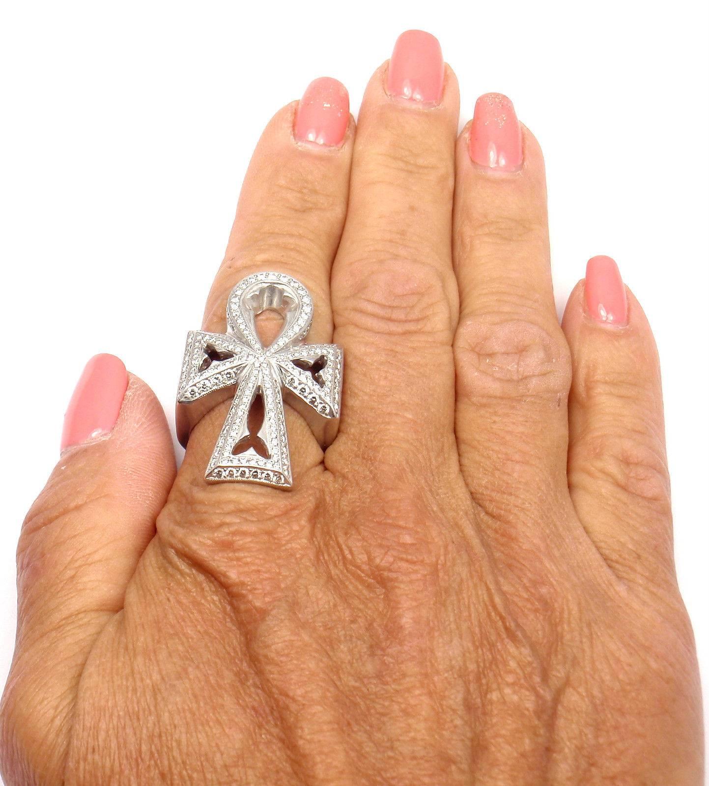 Loree Rodkin Diamond Quatrefoil Ankh Large Gold Ring Estate of Jackie Collins In New Condition In Holland, PA