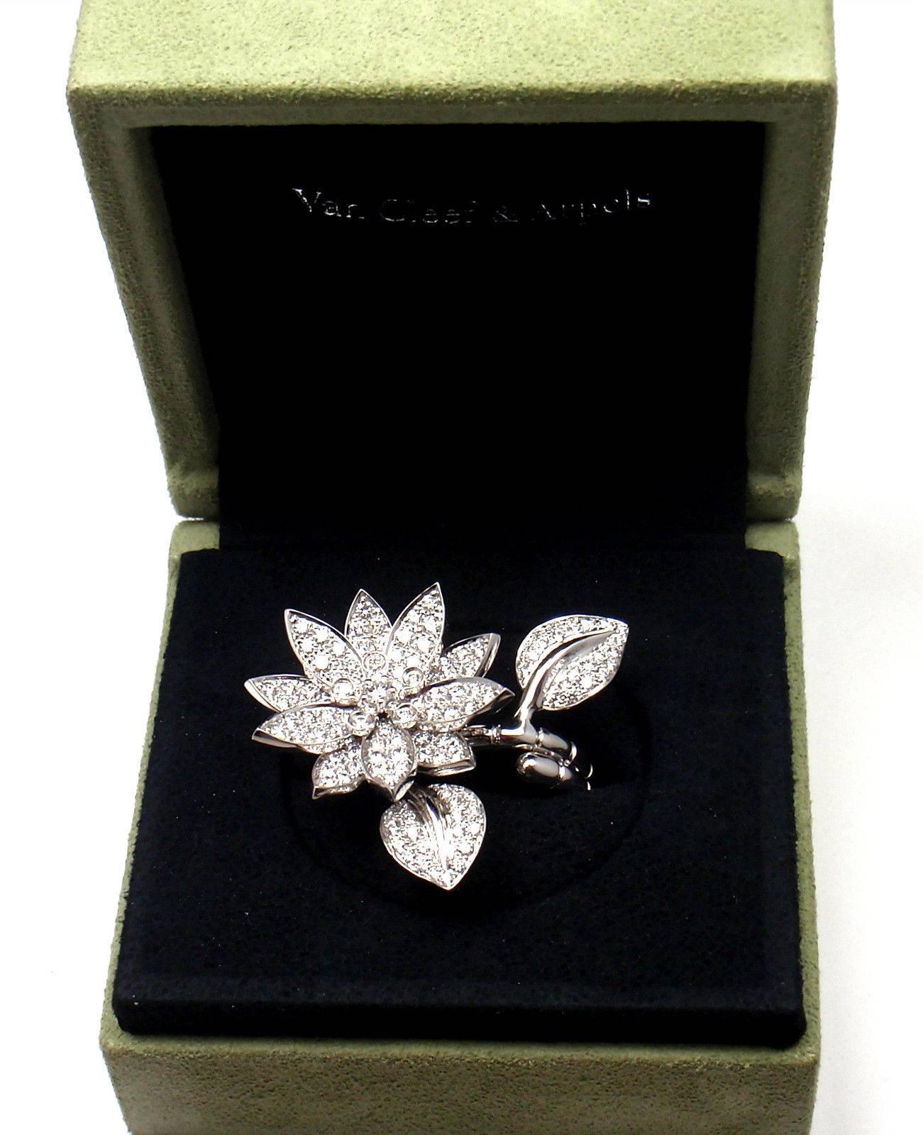 Van Cleef & Arpels Lotus Flower Diamond White Gold Between the Finger Ring In New Condition In Holland, PA