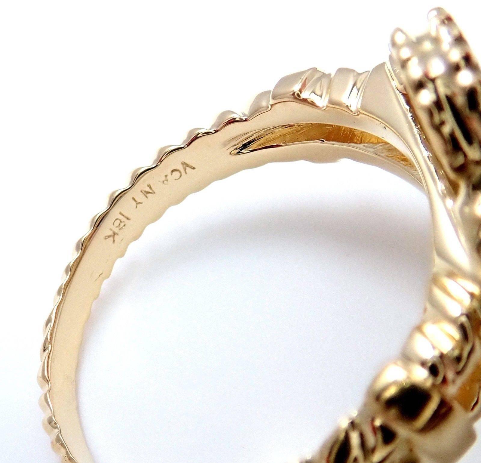 Women's or Men's Van Cleef & Arpels Yellow Gold White Coral Diamond Alhambra Ring