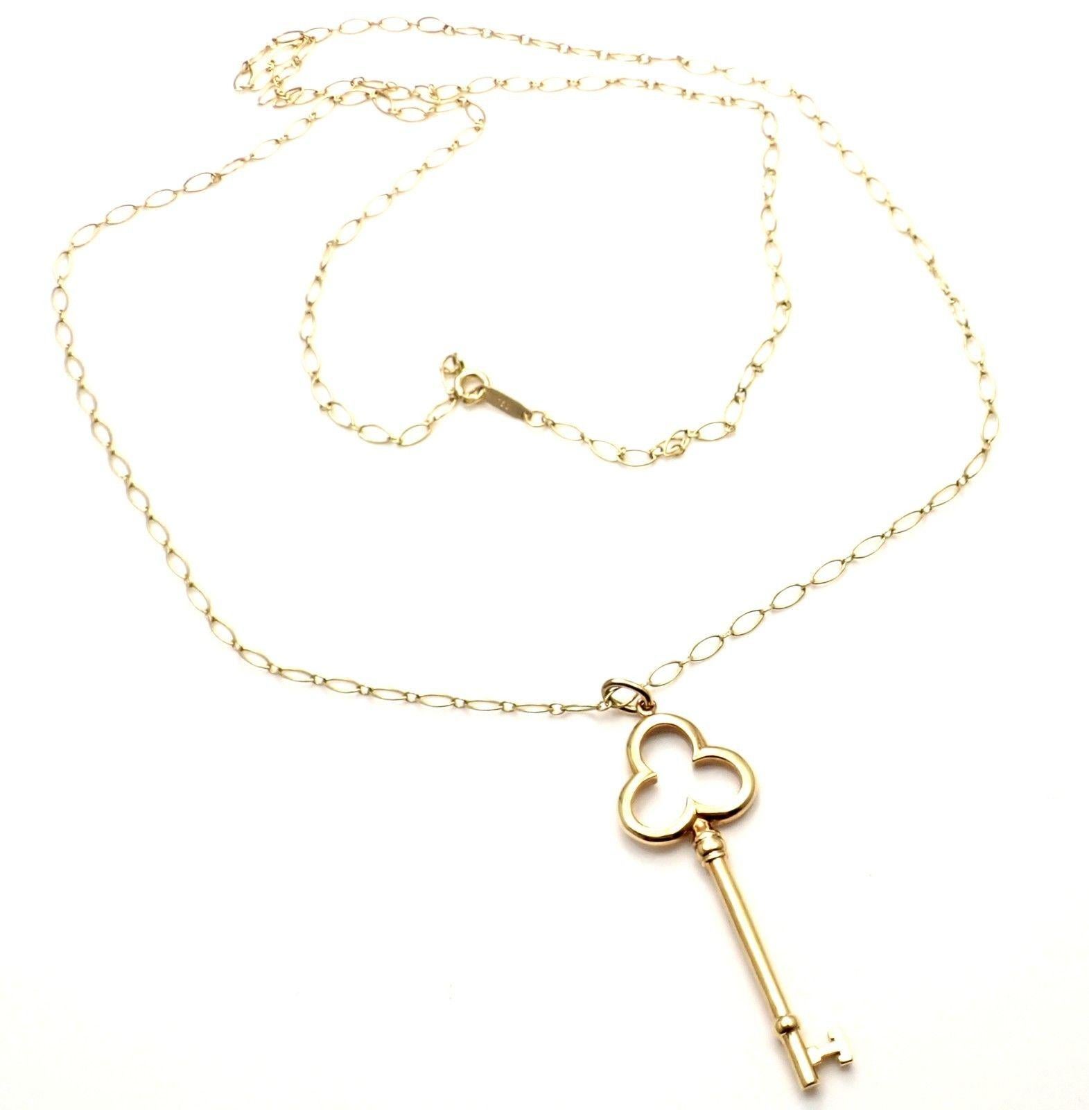 Tiffany & Co. Trefoil Key Pendant Oval Link Yellow Gold Chain Necklace 3