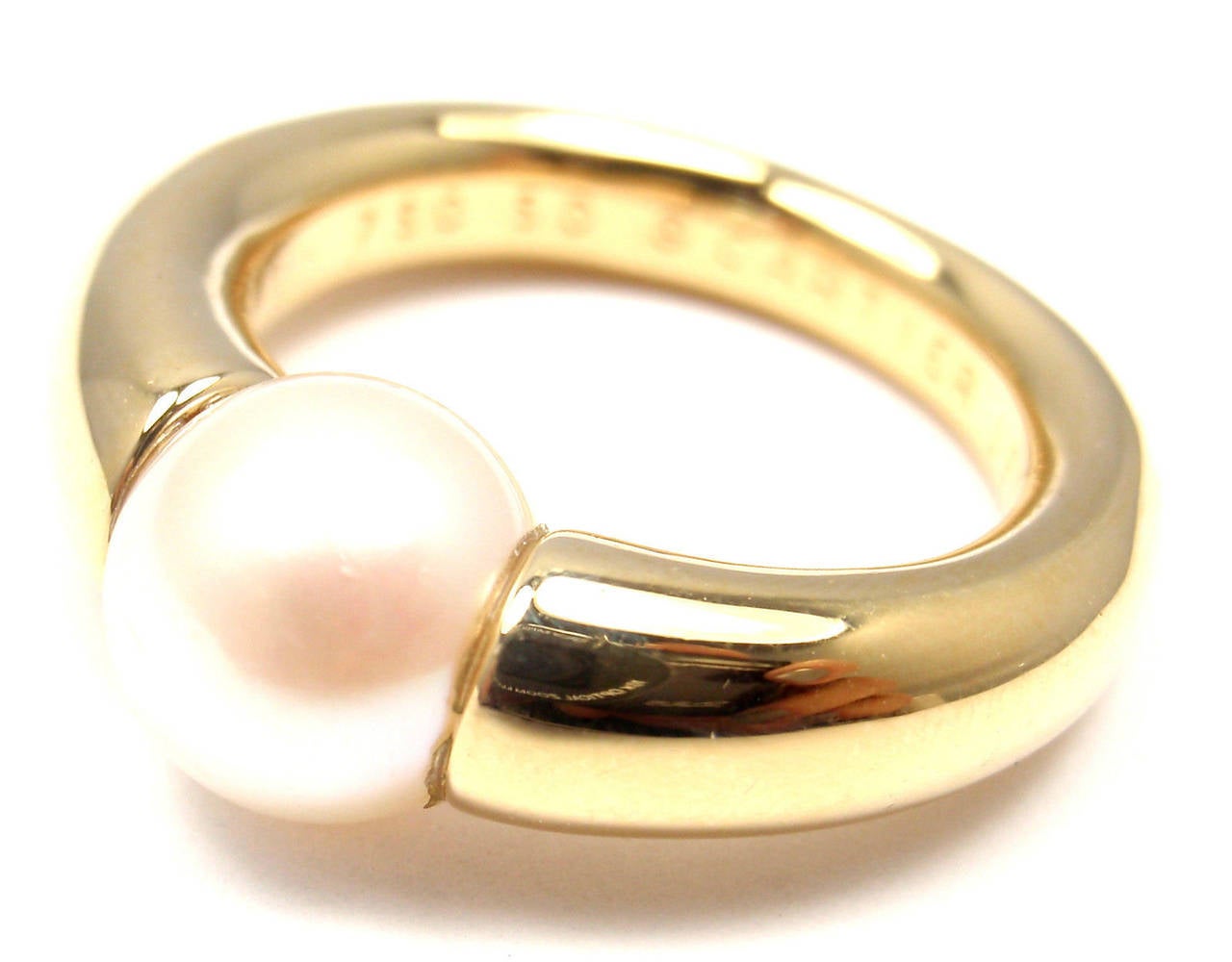 Cartier Pearl Yellow Gold Band Ring In New Condition In Holland, PA