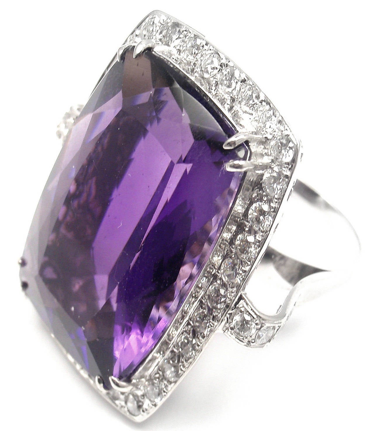 Large Amethyst Diamond Gold Cocktail Ring In New Condition In Holland, PA