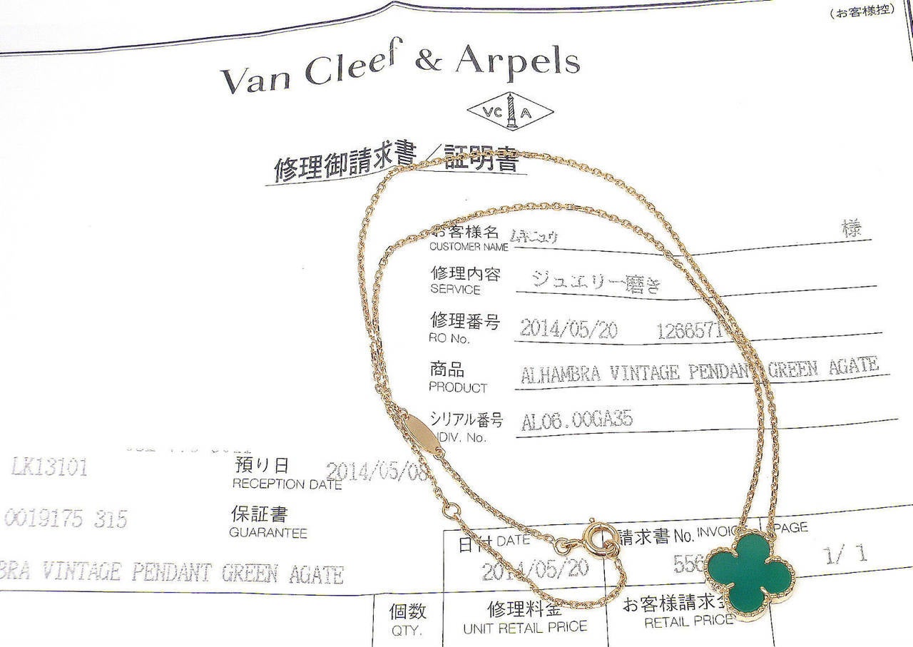Van Cleef & Arpels Vintage Alhambra Green Agate Gold Necklace In New Condition In Holland, PA