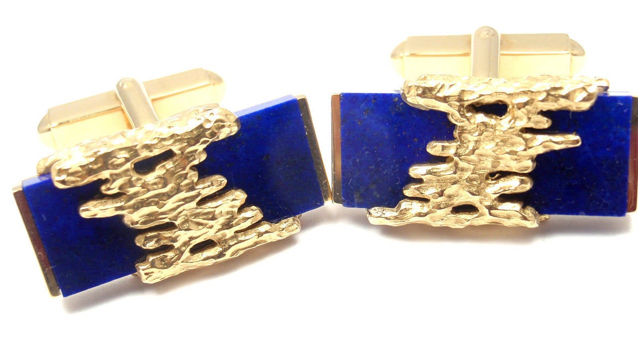 18k Yellow Gold Lapis Lazuli Cufflinks by Patek Philippe. 

Cufflink Dimensions:  26mm x 13mm x 23mm 

Details: 
Weight: 25 grams
Stamped Hallmarks: PPCo 750 9001-2856
*Free Shipping within the United States*

YOUR PRICE: $6,000

T039ohtt