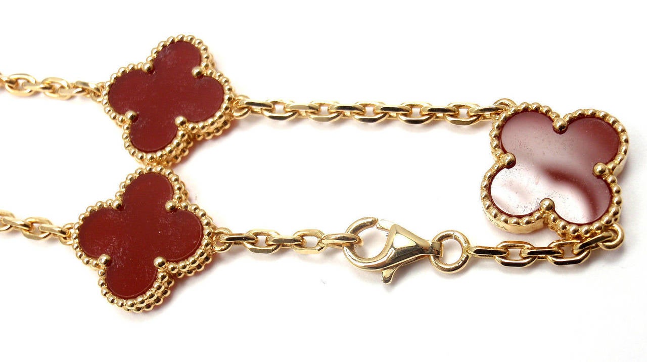 Van Cleef & Arpels Vintage Alhambra Carnelian 20 Motif Gold Necklace In New Condition In Southampton, PA