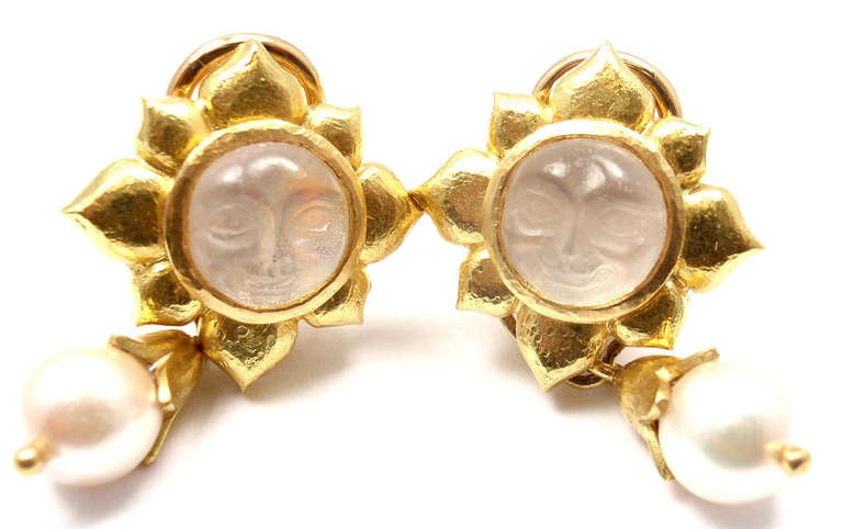 ELIZABETH LOCKE Moonstone Sun Pearl Drop Yellow Gold Earrings In New Condition In Holland, PA