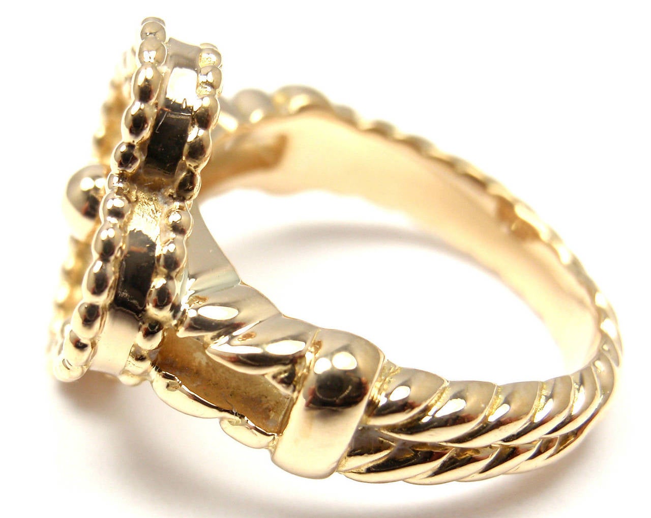 Van Cleef & Arpels Vintage Alhambra Diamond Gold Ring In New Condition In Holland, PA