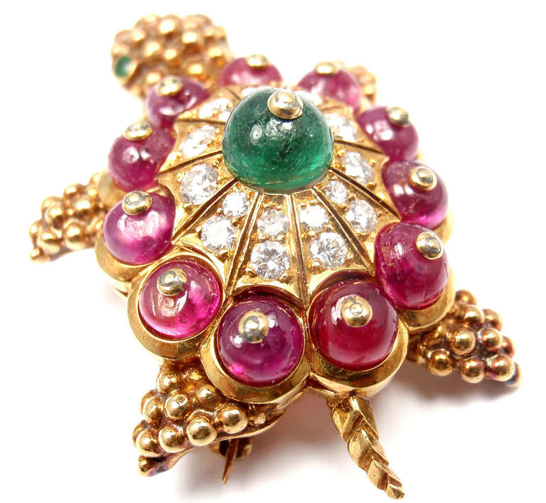 Van Cleef & Arpels Diamond Emerald Ruby Gold Turtle Pin In New Condition In Holland, PA