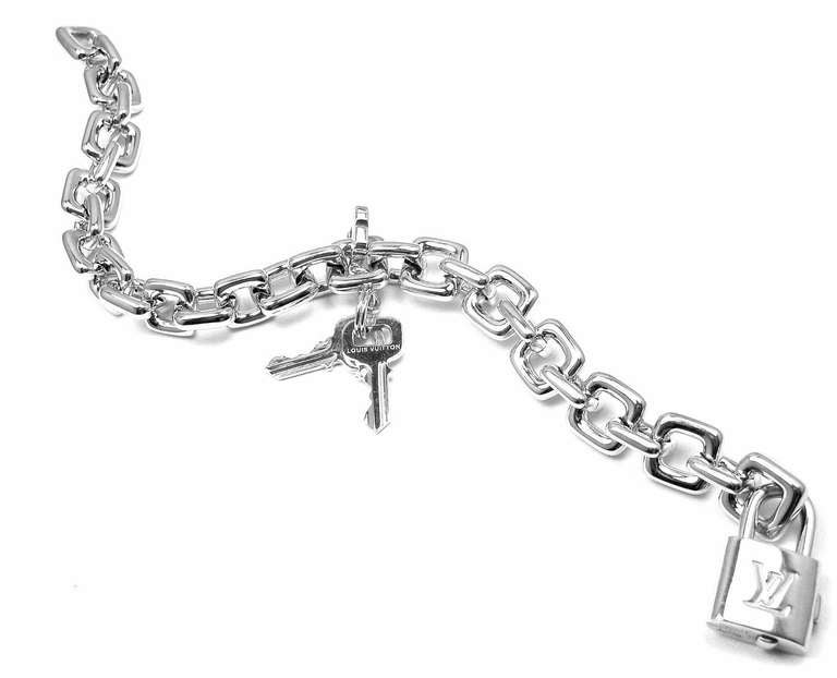 Louis Vuitton 18k White Gold Charm Large Link Bracelet

Retail Price: $12,300

This bracelet is sold out on LV website

Metal: 	18k White Gold
Length: 	8