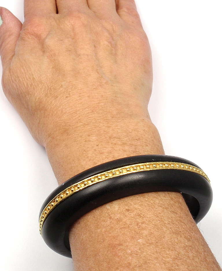 Women's Elizabeth Locke Ebony Wood Yellow Gold Bangle Bracelet