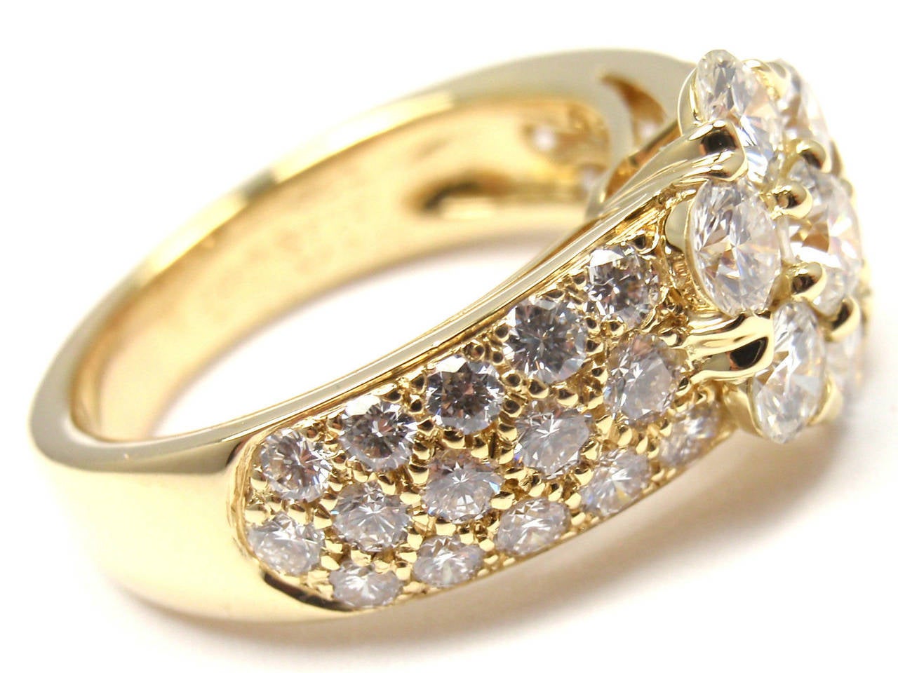 Women's Van Cleef & Arpels Large Fleurette Flower Diamond Gold Cocktail Ring