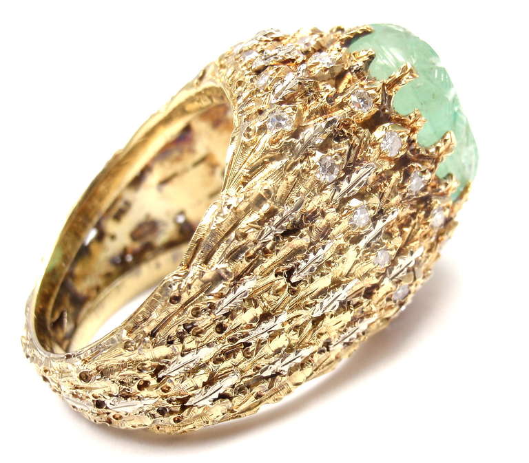 Mario Buccellati Anello in oro giallo con diamante e smeraldo intagliato In condizioni Nuovo a Southampton, PA