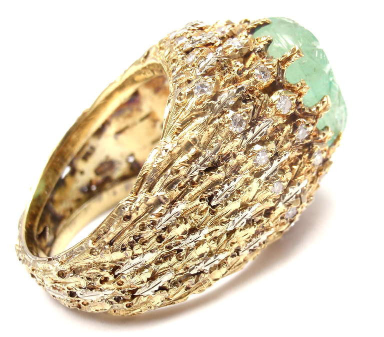 MARIO BUCCELLATI Diamond Carved Emerald Yellow Gold Ring In New Condition In Holland, PA