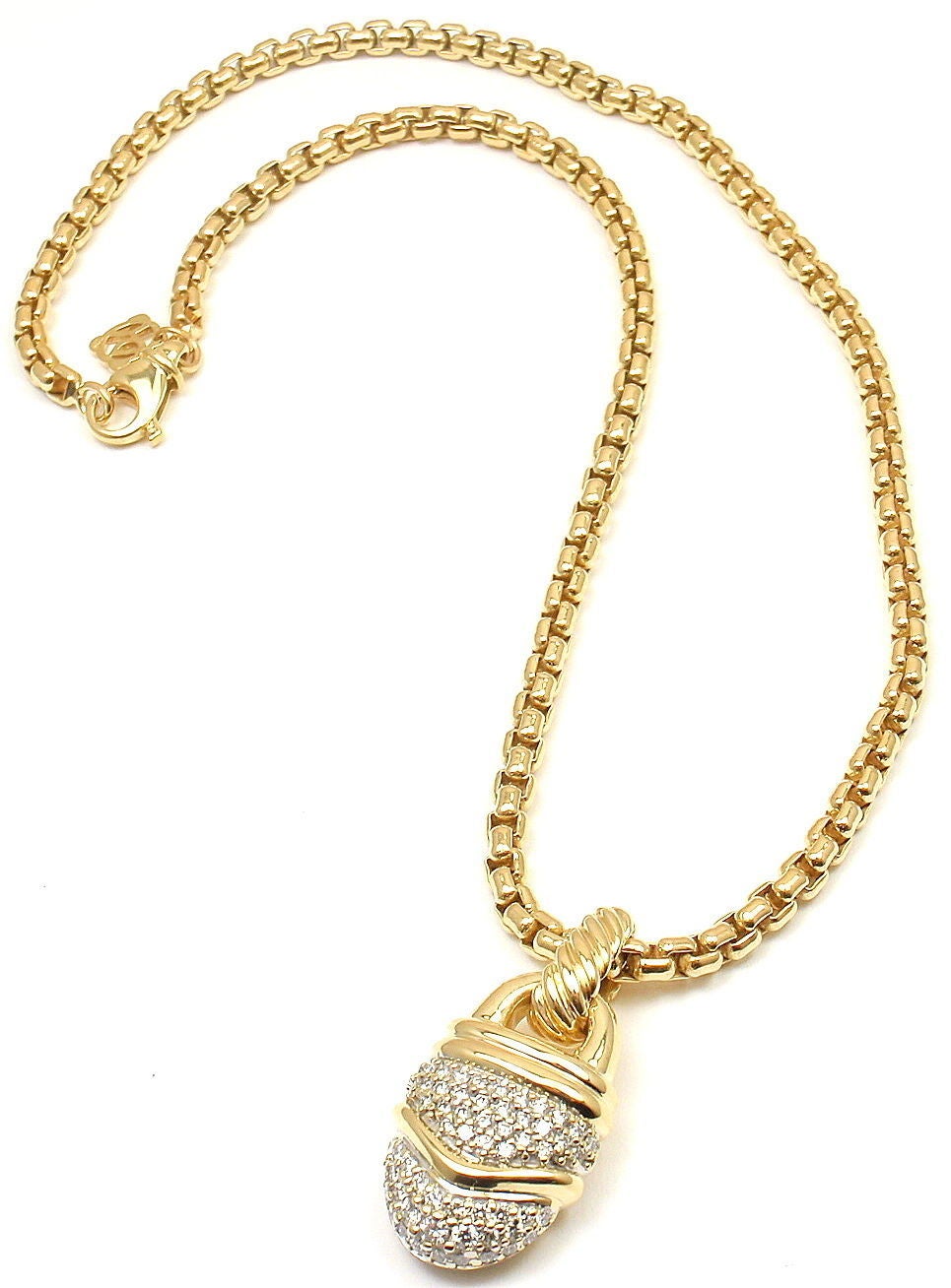 18k Yellow Gold Diamond Acorn Pendant Necklace by David Yurman.
With pave diamonds SI1 clarity, G color total weight approx .75-.95 ctw

Details:
Length: 16