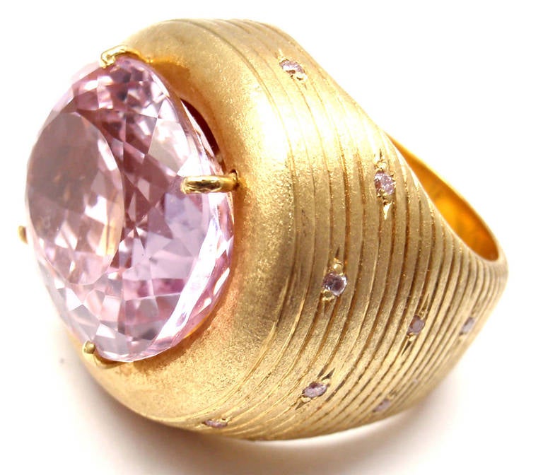 Carla Amorim Large Kunzite Yellow Gold Ring In New Condition In Holland, PA