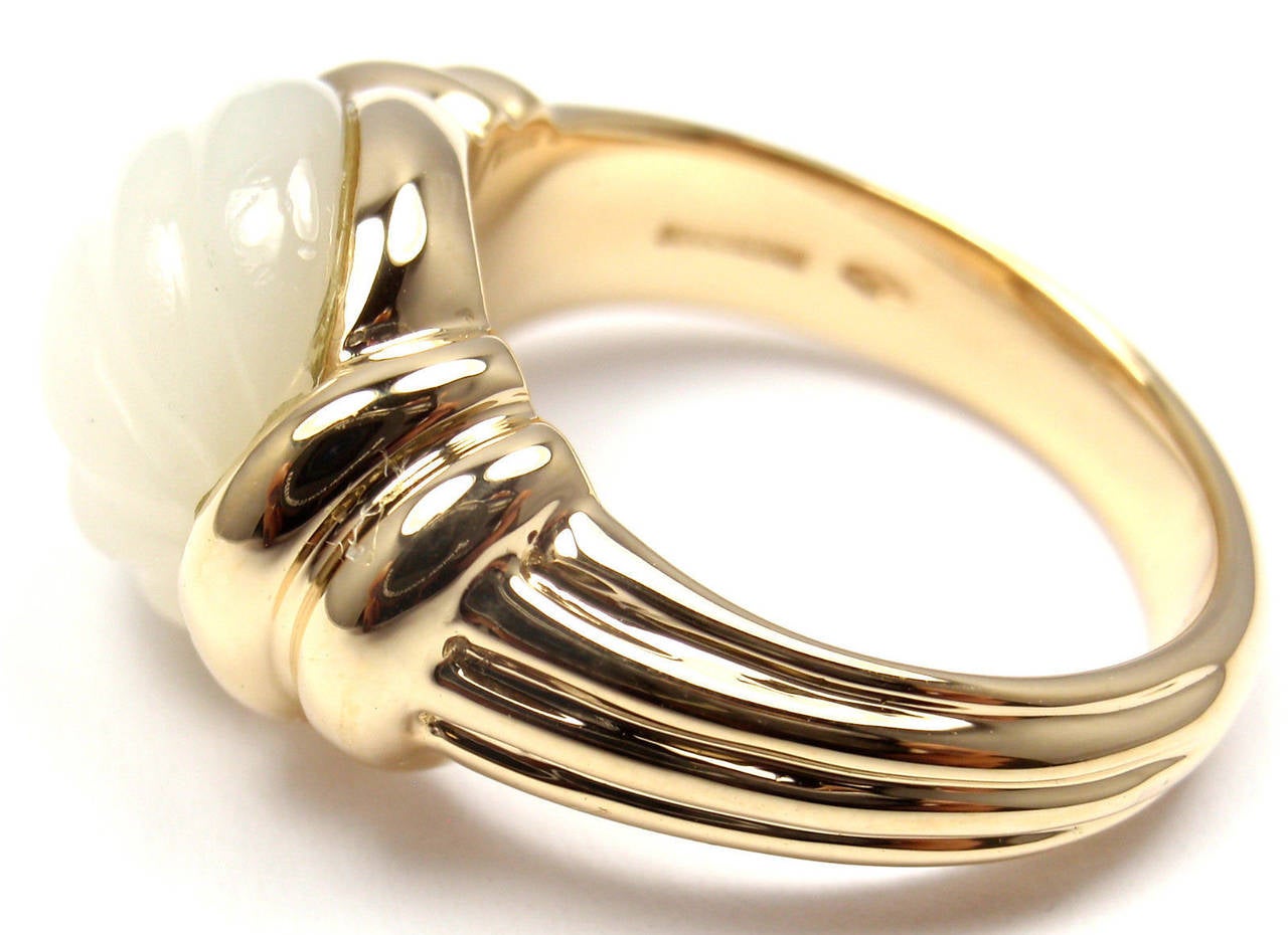 Women's Boucheron Mother Of Pearl Yellow Gold Ring