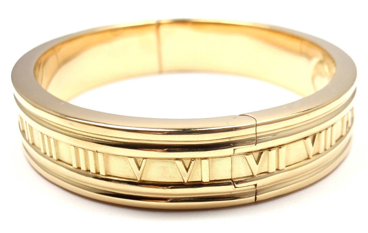 Tiffany & Co. Atlas Yellow Gold Bangle Bracelet In New Condition In Holland, PA