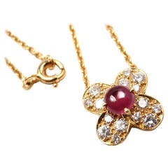 Vintage Van Cleef & Arpels Trefle Alhambra Diamond Ruby Clover Yellow Gold Necklace