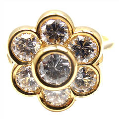 Van Cleef & Arpels Diamond Yellow Gold Fleurette Flower Ring 5
