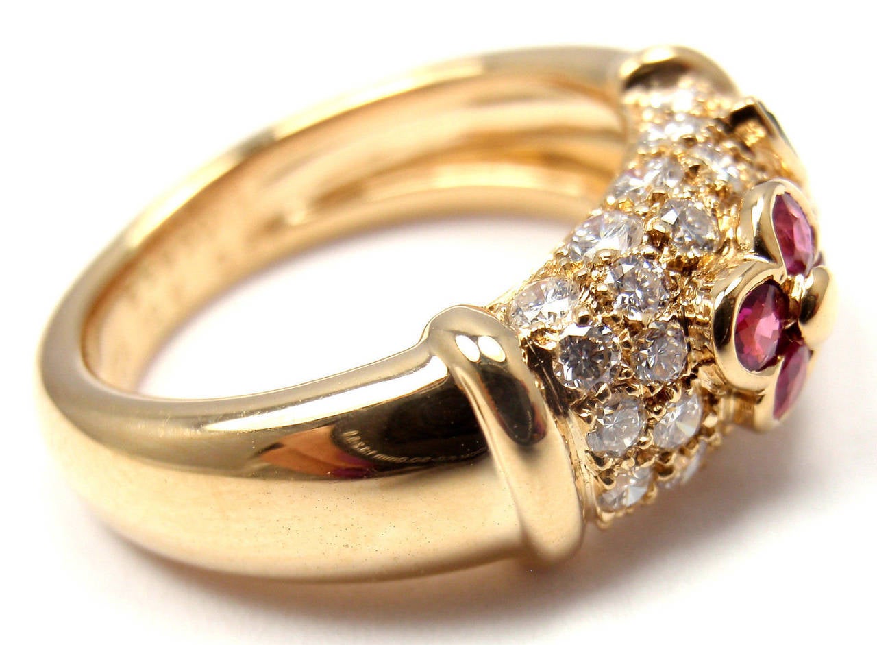 Van Cleef & Arpels Ruby Emerald Diamond Yellow Gold Flower Ring