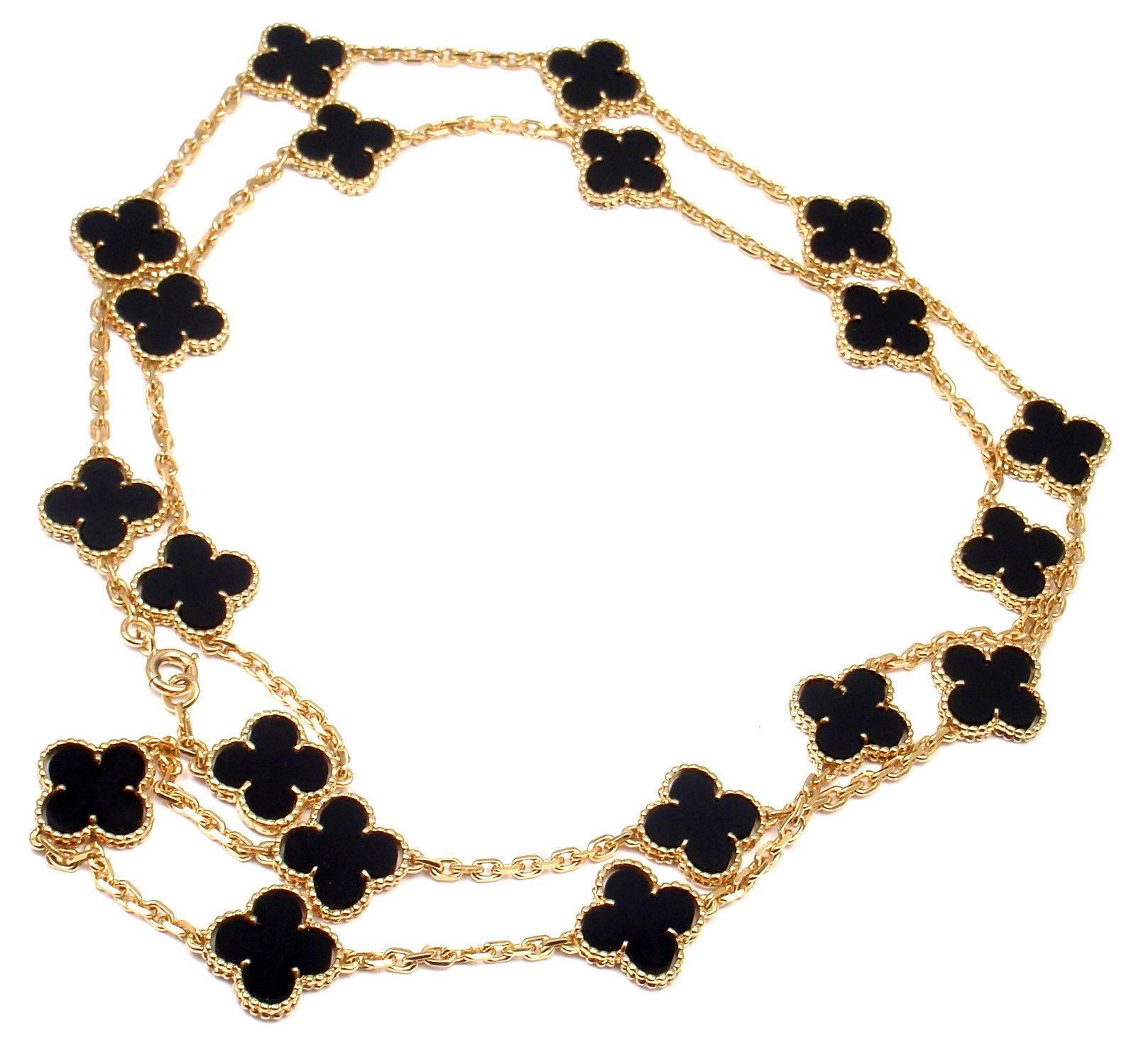 Van Cleef & Arpels 20 motif Onyx gold Vintage Alhambra Necklace In New Condition In Holland, PA
