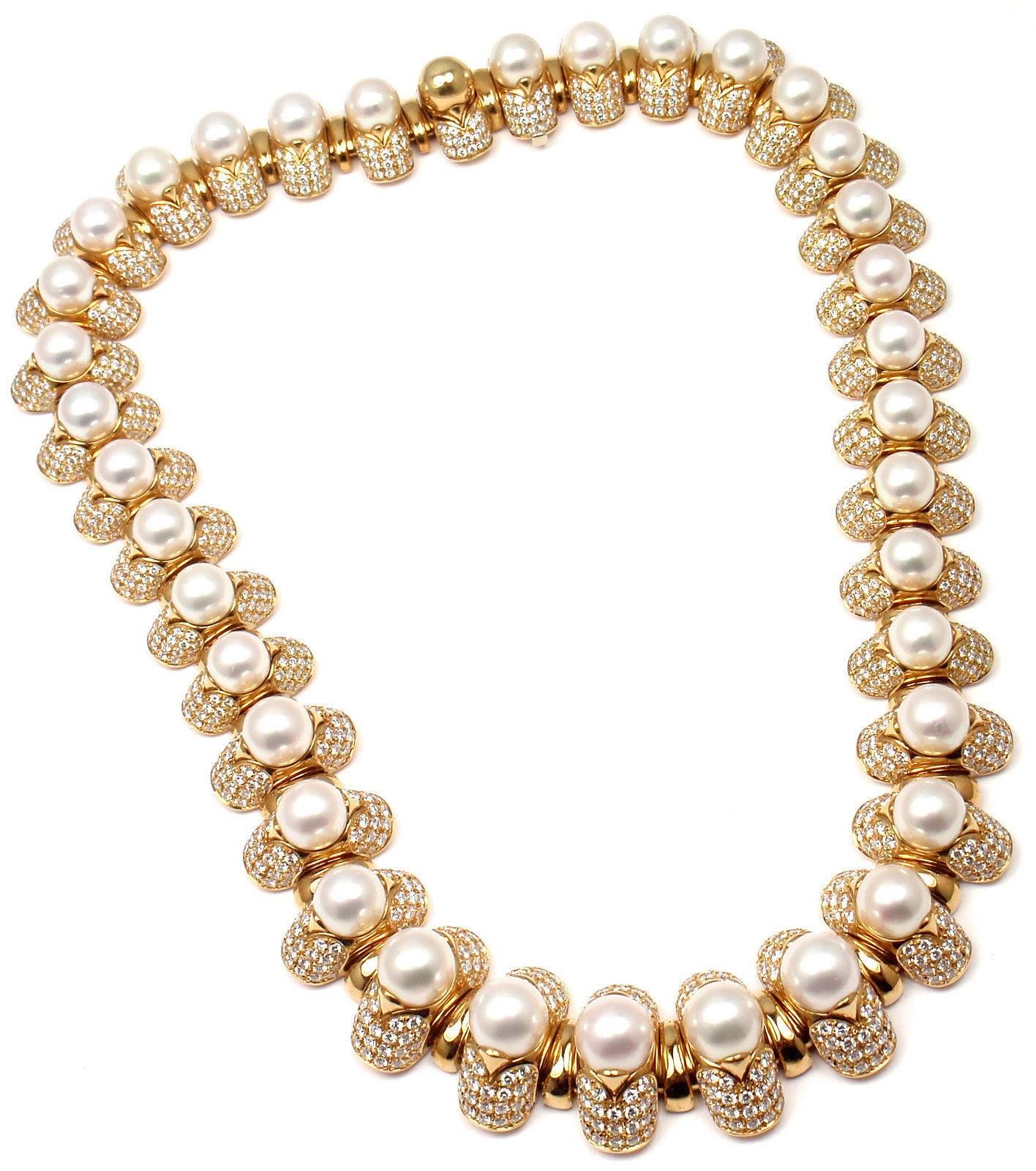 18k Yellow Gold Diamond Pearl Celtaura Necklace by Bulgari. 
With 1850 round brilliant cut diamonds VVS1 clarity, E color total weight approx. 30ct
36 cultured pearls 8mm - 7.5mm
This necklace comes with original Bulgari box.

Details: