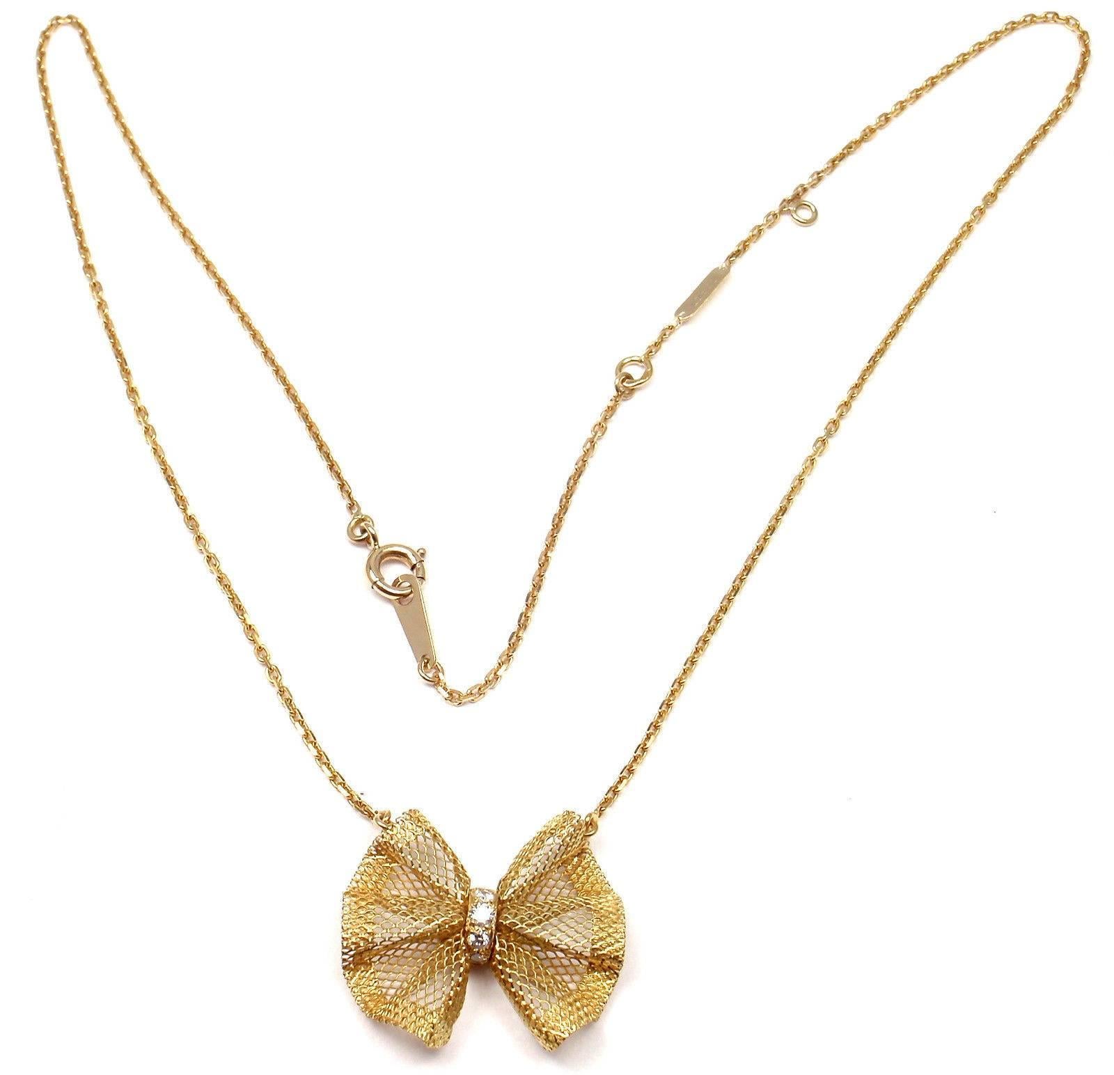 Van Cleef & Arpels Diamond Gold Bow Pendant Necklace In New Condition In Holland, PA
