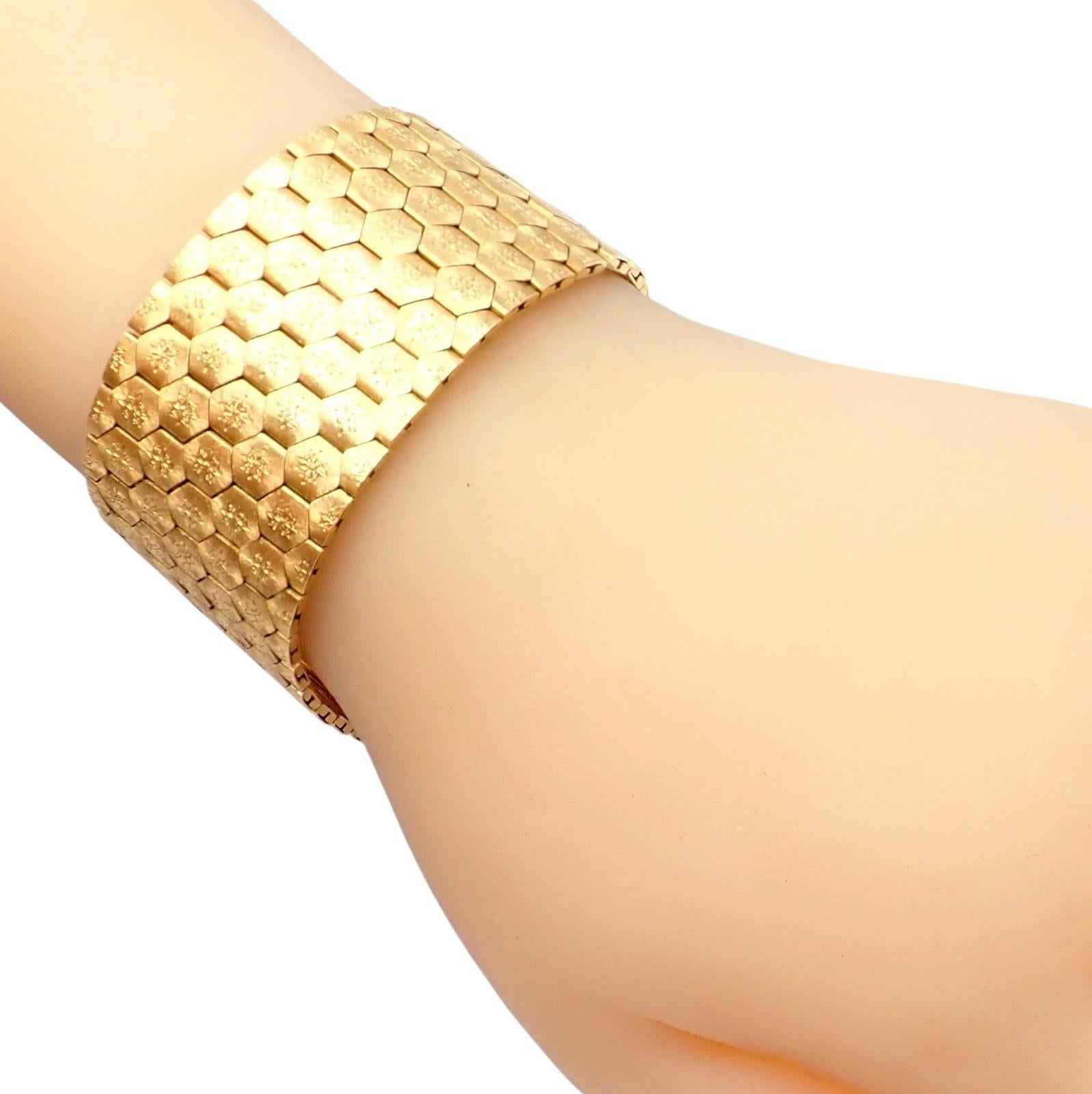 Vintage Mario Buccellati Hexágono de nido de abeja Pulsera ancha de oro amarillo en venta 9