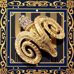 Ilias Lalaounis Ram Ares – Brosche mit Diamanten, Rubinen und Saphiren, aus Gelbgold, groß