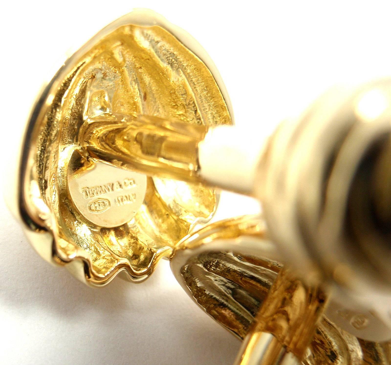 Tiffany & Co. Scalloped Shell Gold Cufflinks  1