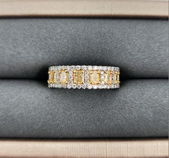 Memoryring mit 4.17 Karat natürlichem gelbem Diamant