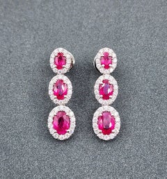 4.54 ct Natürlicher Burma-Rubin & Diamant-Ohrringe