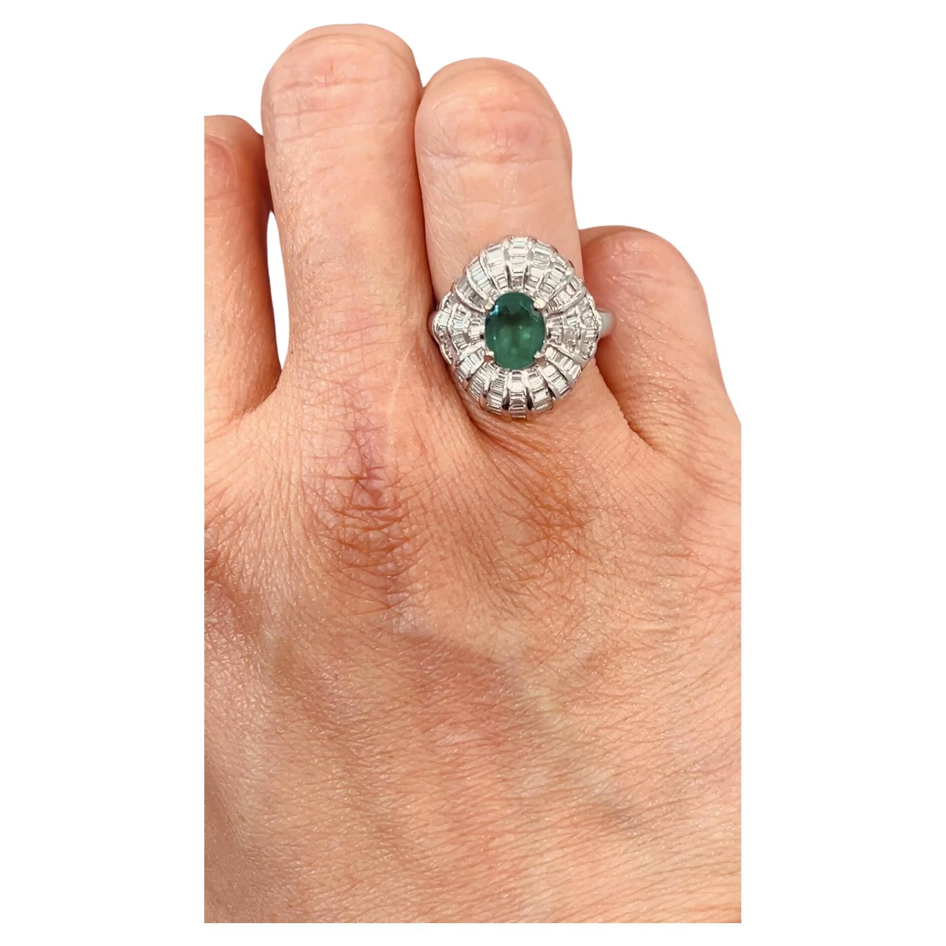 3.85 ct Emerald & Diamond Ring For Sale