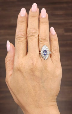 Anello con tanzanite da 2,76 ct e diamanti, in oro bianco 18k