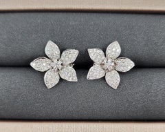 Beautiful 1.48 Carat Diamond Flower Earrings set in 18k White Gold