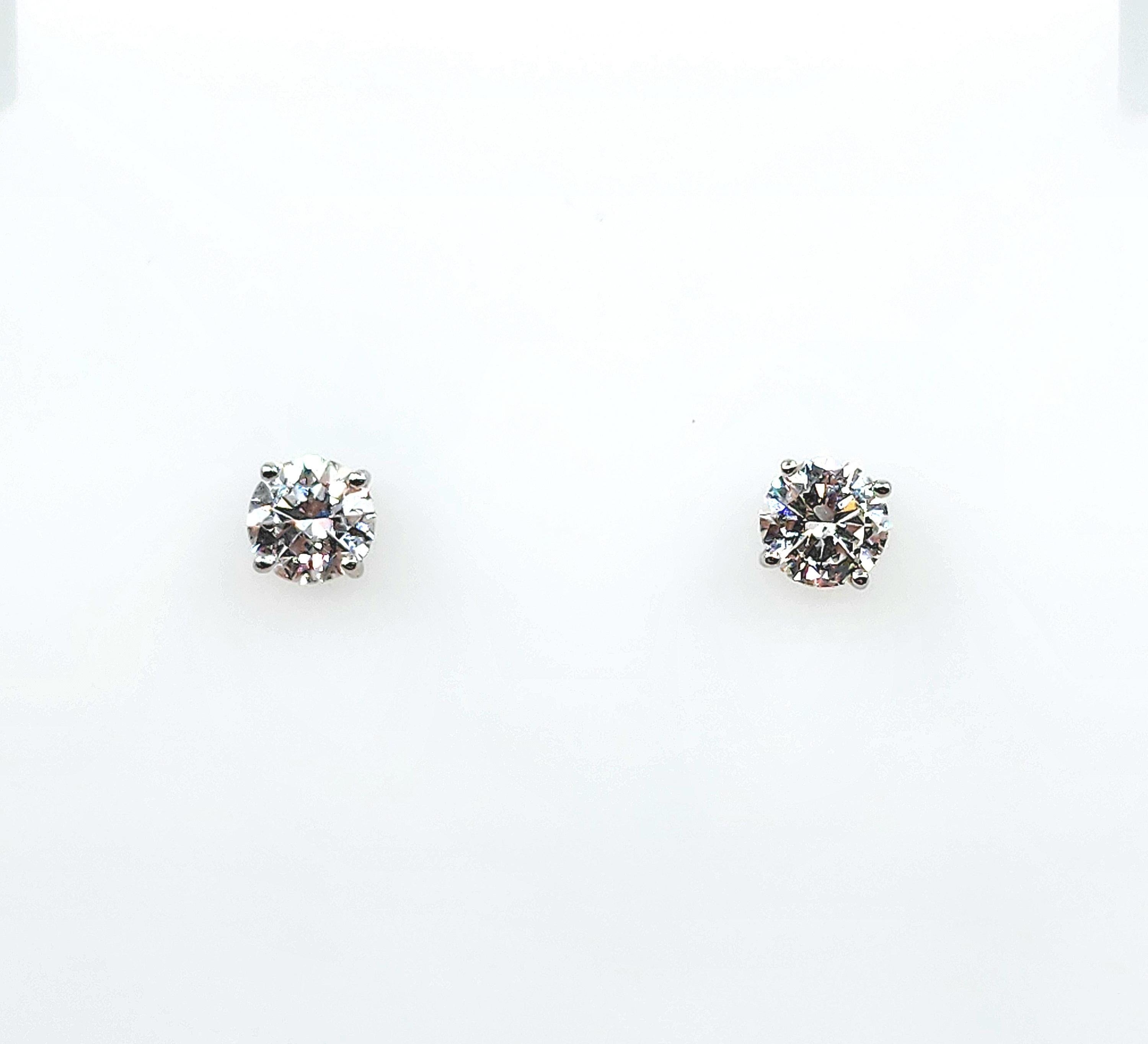 Boucles d'oreilles en diamant de 1.85 ct en vente 3