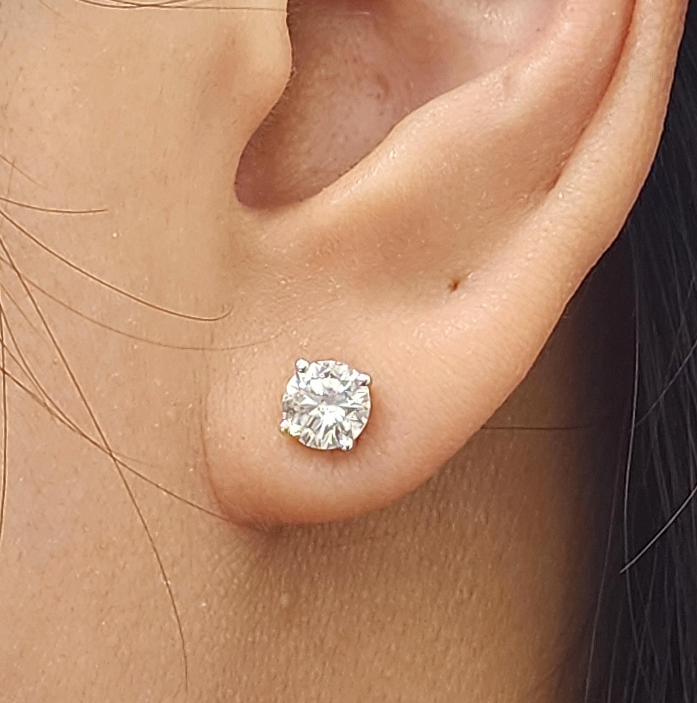 Taille ronde Boucles d'oreilles en diamant de 1.45 ct en vente