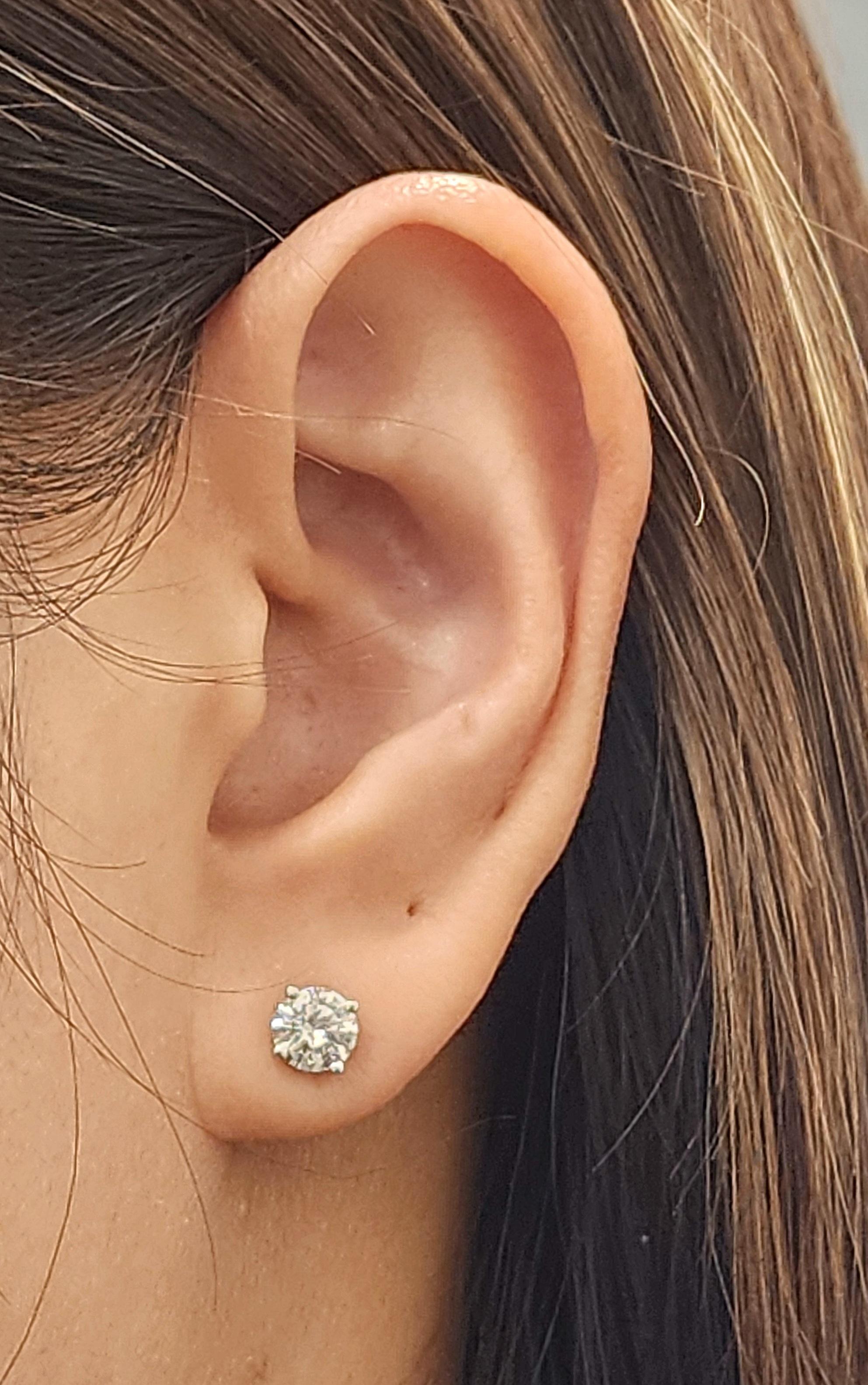 Moderne Boucles d'oreilles en diamant de 1.45 ct en vente