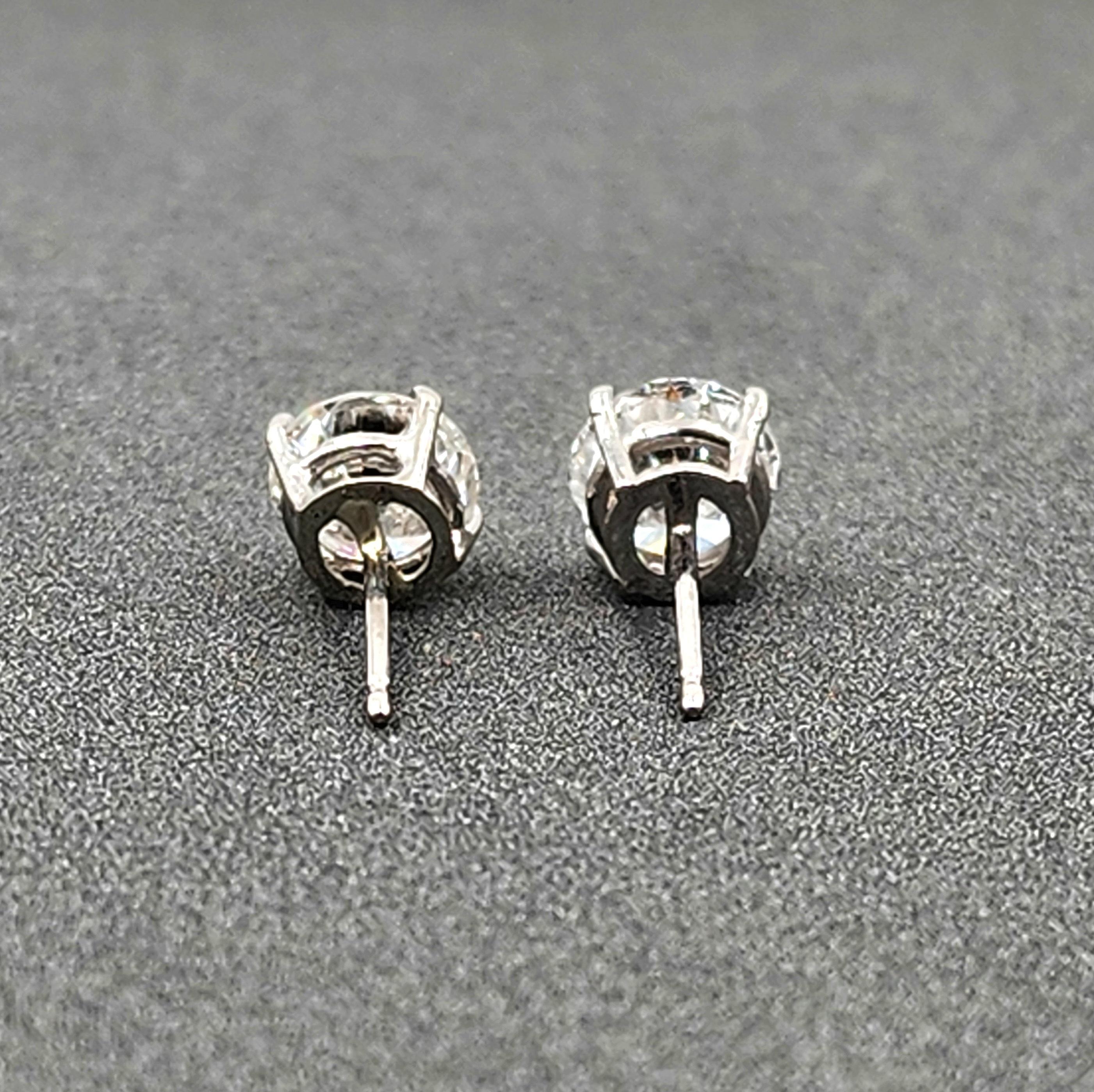 Orecchini con diamanti da 2.10 carati in vendita 1
