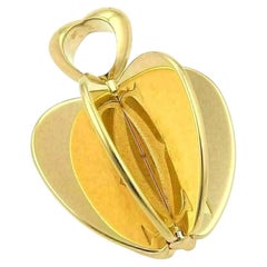 Ciondolo Cartier Double C Apple in oro giallo 18 carati