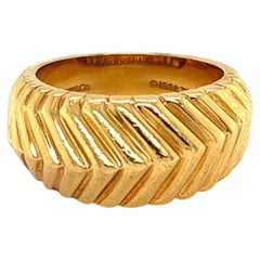 Tiffany & Co. Ribbed Chevron 18k Yellow Gold Band Ring Size 6