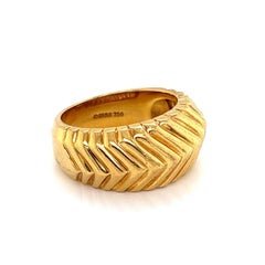Tiffany & Co. Ribbed Chevron 18k Yellow Gold Band Ring Size 6